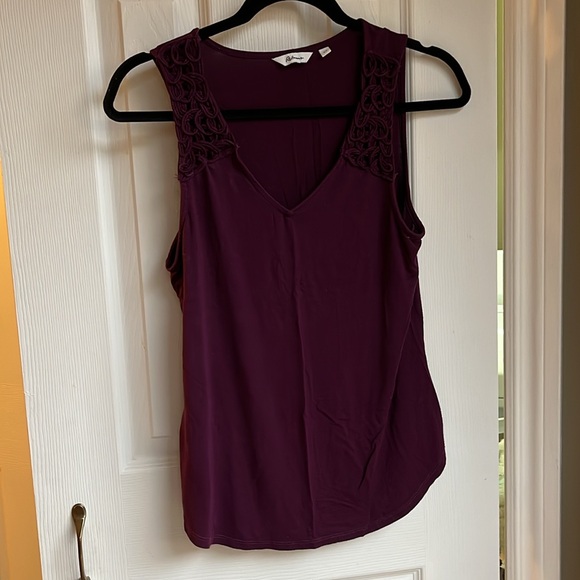Fancy purple top - Picture 3 of 3